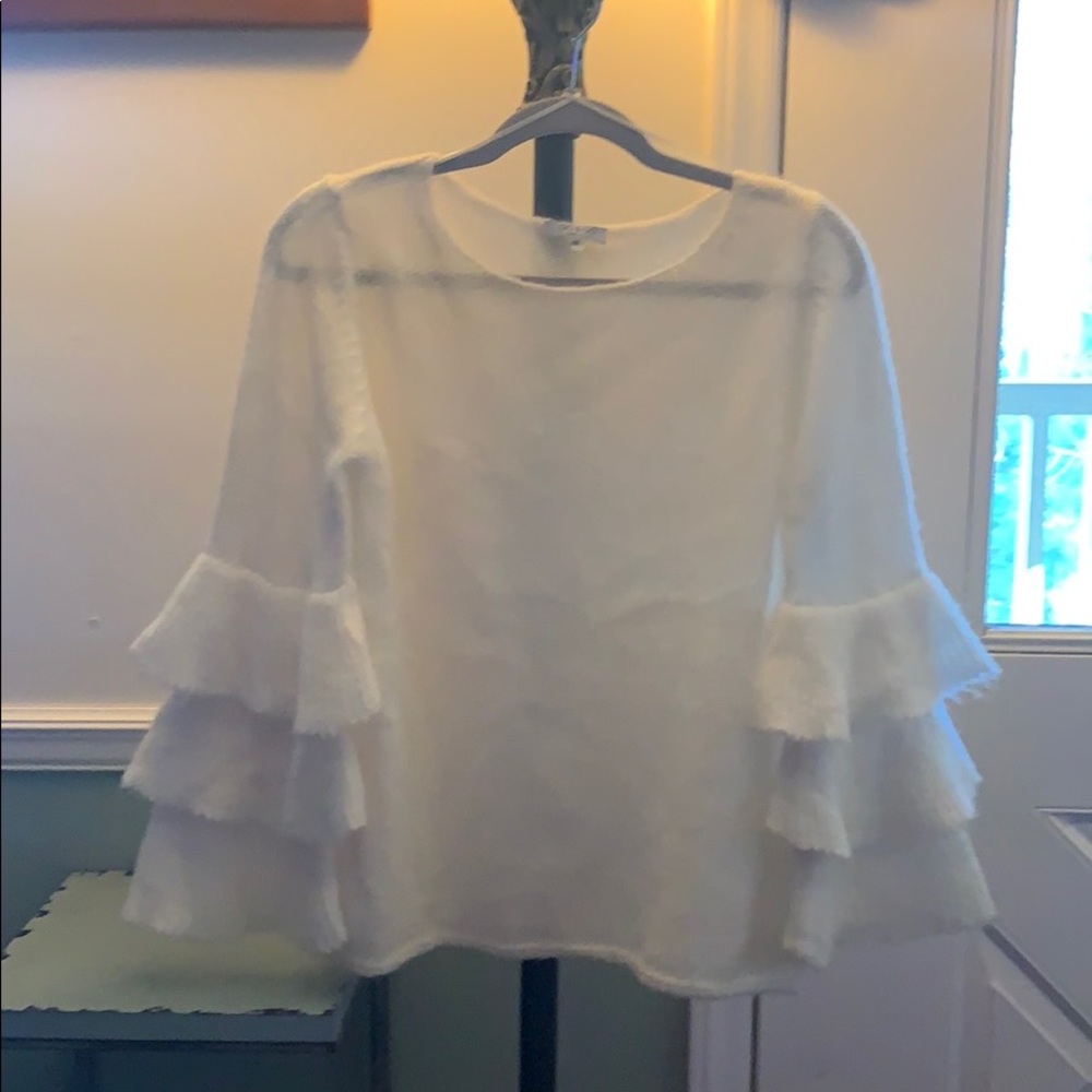 ✨NWOT knit bell sleeved sweater✨